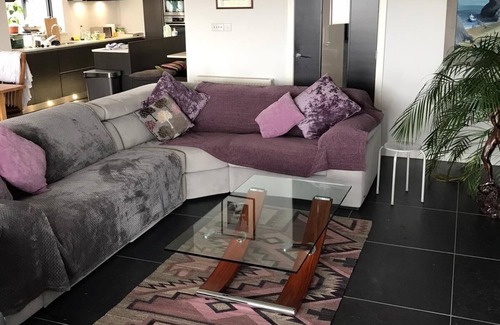 Sully Villa | Spectacular Beach Villa near Cardiff - Sully Village