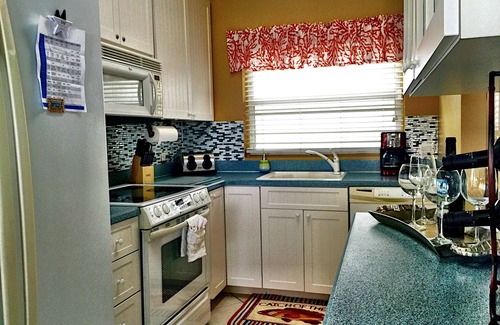 Seven Mile Beach Condo | Spectacular Beachfront Condo, Seven Mile Beach - Ground Floor!