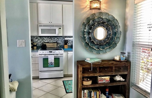 Seven Mile Beach Condo | Spectacular Beachfront Condo, Seven Mile Beach - Ground Floor!