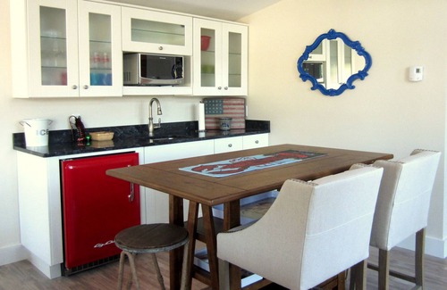 New Harbor Cottage | Spectacular Boathouse Cottage Located On A Private Dock In New Harbor