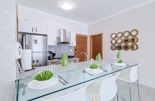 Lope De Vega Apartment | Spectacular, Centric 1BR Apt, King Bed, Pool Gym, Beautiful Social Area Near All