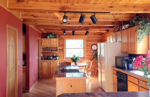 Evergreen Cabin | Spectacular Colorado Mountain Lodge with amazing views and hot tub!