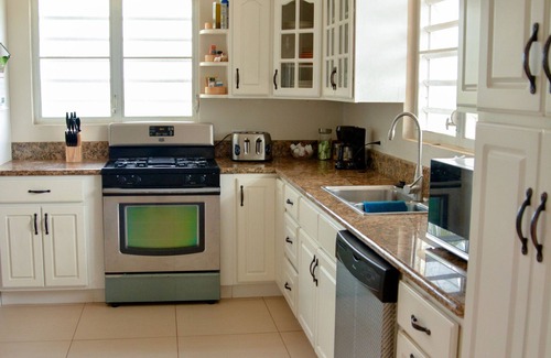 Blowing Point House | Spectacular home - 5 mins walk to beach, modern, comfortable, clean and spacious