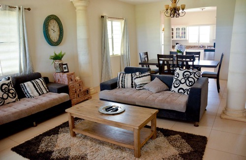 Blowing Point House | Spectacular home - 5 mins walk to beach, modern, comfortable, clean and spacious