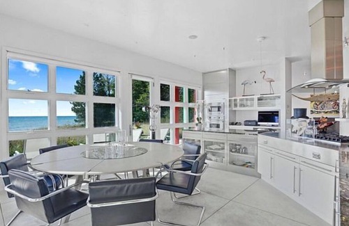 Oostburg House | Spectacular Lake Michigan house just steps to the water