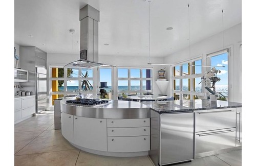 Oostburg House | Spectacular Lake Michigan house just steps to the water