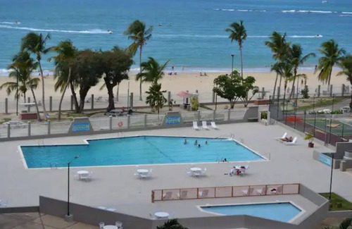 Isla Verde Apartment | Spectacular Oceanfront PH-Coral Beach