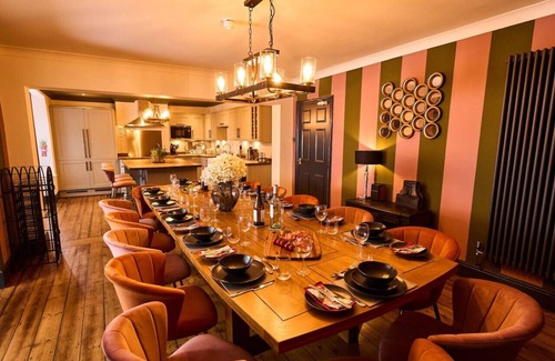 New Forest District Apartment | Spectacular Retreat: Sumptuous Interiors & Garden