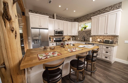 Central House | Spectacular Spacious 3 Bdrm/2 Full Bath Escape near Clemson
