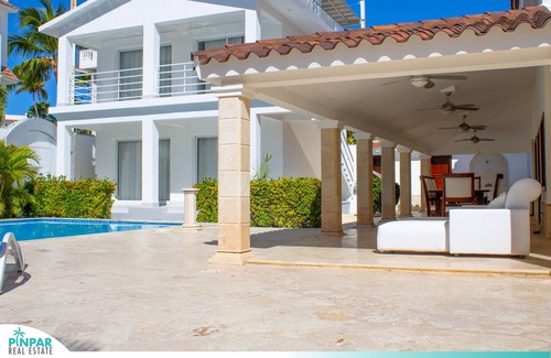 Playa Bibijagua Villa | Spectacular,Spacious,Central Villa May on the Beach