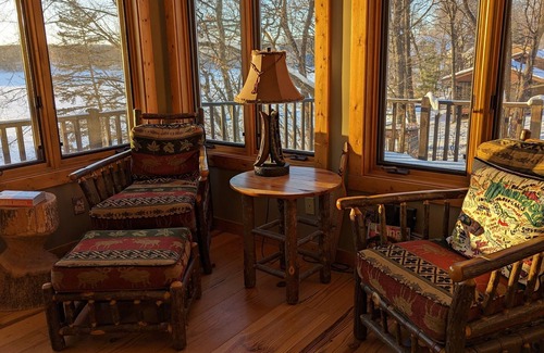 South Haven House | Spectacular Sunsets on Premier Lake Sylvia