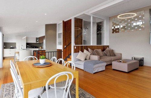 Mount Nelson House | Spectacular Views - 5 Bedroom - Free Parking - Mount Nelson