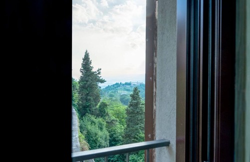 Todi House | Spectacular Views - Charming House in Central Todi