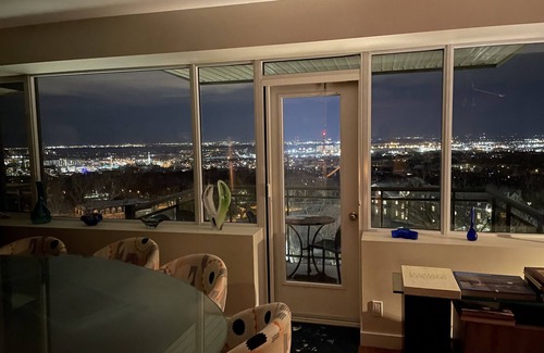 Cote-Des-Neiges—Notre-Dame-De-Grace Condo | Spectacular views minutes from downtown Montréal