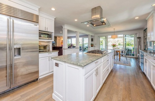 Mamaroneck House | Spectacular Westchester Waterfront Rental: Stunning Views Pool Hottub Gym & Dock