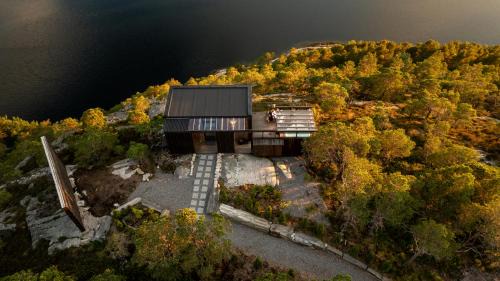 Aure House | Speilhus med badestamp - en unik naturopplevelse