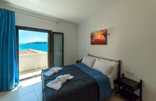 Agii Apostoli House | Spela House