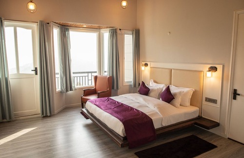 Kausani Hotel | Spellmount - Himalayan View Infinity Pool Resort in Kausani