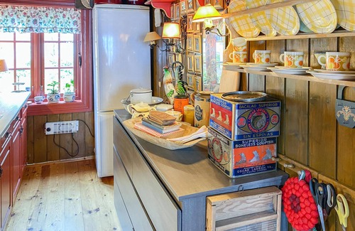 Giske House | Spend a wonderful vacation close to nature in this vacation home near the sea.
