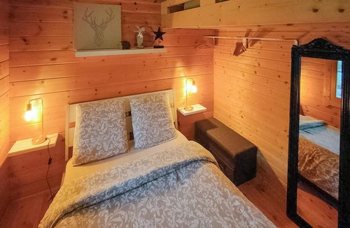 Bourbourg House | Spend an unforgettable vacation in this charming chalet.