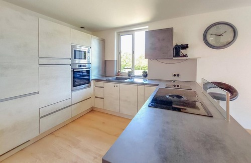 Jagée House | Spend an unforgettable vacation in this inviting vacation home with wellness.