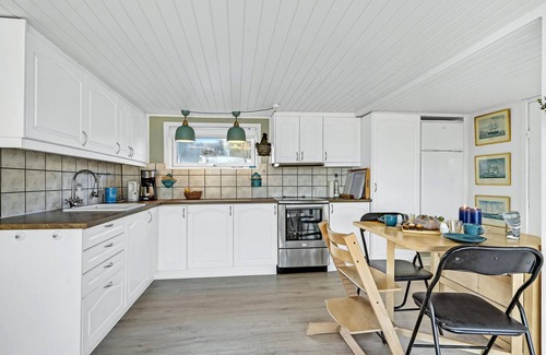 Allingabro House | Spend your holiday in this holiday home on Djursland, just a few metres from the beach.