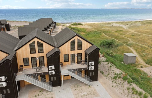 Venemose House | Spend your next waterfront vacation in this supremely comfortable home.