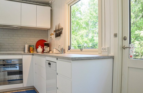 Store Fuglede House | Spend your vacation in this inviting vacation home close to the beach.