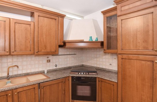 Ardea House | Spend your vacation in this inviting vacation home with pool not far from the sea.