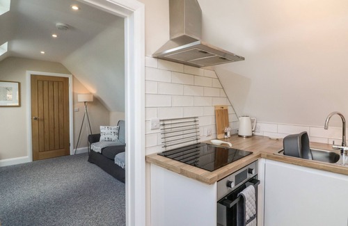 Newton Saint Cyres Cottage | SPICERY BARN LOFT, pet friendly, with hot tub in Tedburn St Mary