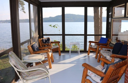 Meredith Cabin | Spindle Point - Charming Winnipesaukee Lakeside Home (Nh)