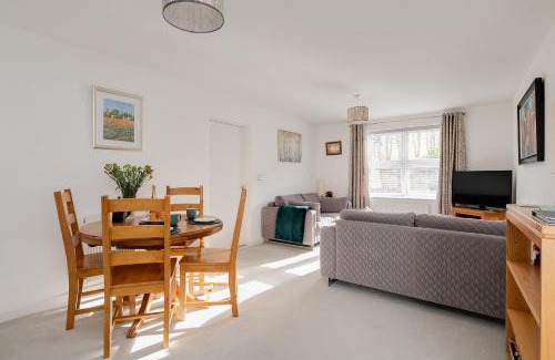 New Forest District Apartment | Spire View - New Forest Holiday Home