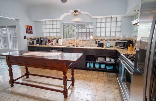 Jefferson Cottage | Splash Into Vacation 6BR Home w/Pool & Waterslide