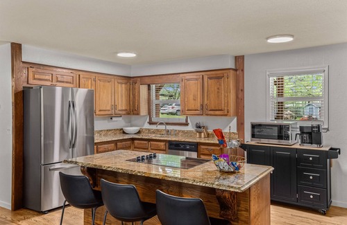 Beaver Shores House | Splash Landing: Lakefront Luxury with Hot Tub & Firepit