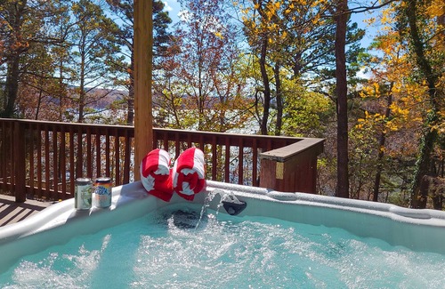 Beaver Shores House | Splash Landing: Lakefront Luxury with Hot Tub & Firepit