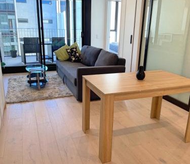 Reid Apartment | Splendid 2bd 1bth 1csp Apt - Superb CBD Location