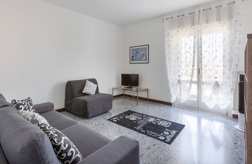 Barriera Vecchia-San Giacomo Apartment | Splendid apartment near the charming second center of Trieste, San Giacomo.