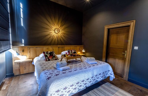 Ohey Other | Splendid Castle in Perwez-Haillot with Sun-loungers