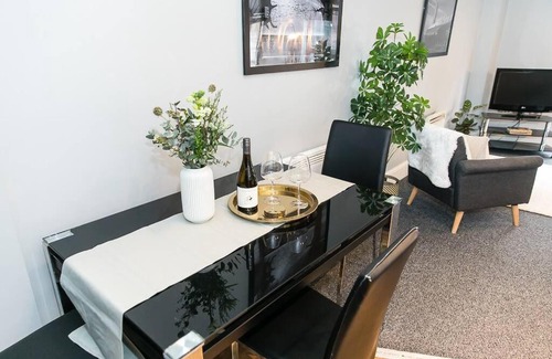 Northern Quarter Apartment | Splendid Spacious 1 Bed Flat