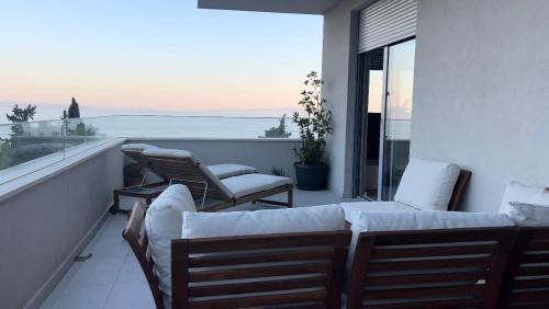 Split Apartment | Splendid Split View apartment