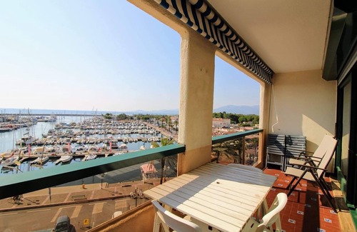 Saint-Cyprien Plage Apartment | Splendid view of the St Cyp port