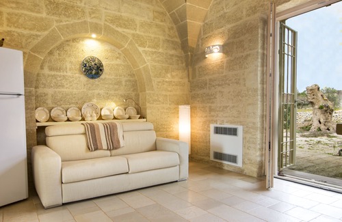 Salve House | Splendid villa immersed in the Apulian countryside a stone's throw from the sea