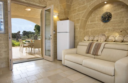 Salve House | Splendid villa immersed in the Apulian countryside a stone's throw from the sea