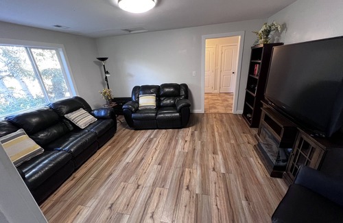 Lapoint House | Split Mountain View Paradise! Life on the farm!