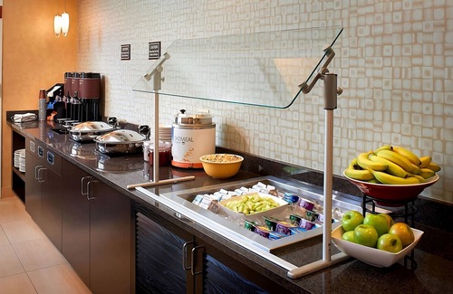 Waukegan Apartment | Splurge In Comfort & Style! Near Foss Park, Outdoor Pool, Pets Allowed!