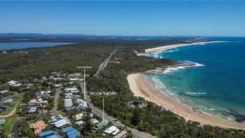 Angourie House | Spook's Point - oceanstays