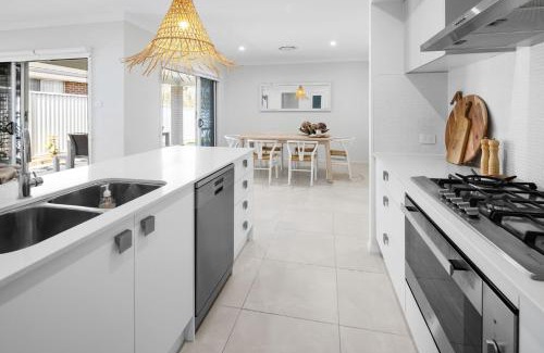 South West Rocks House | Spoondrift - 5 Mins Walk to Beach