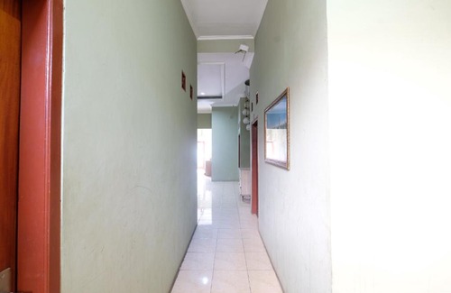 Karawang Hotel | SPOT ON 2806 Wisma Syariah