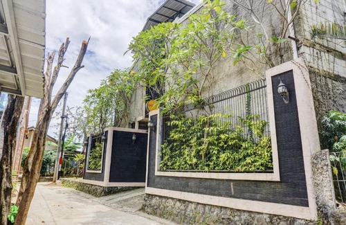 Depok Hotel | SPOT ON 90146 Sugianto Guesthouse Syariah