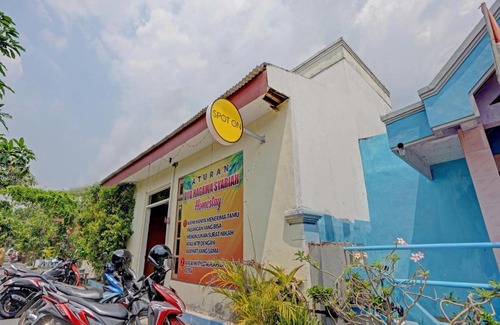 Lamongan Hotel | SPOT ON 90586 Hagawa Syariah Homestay